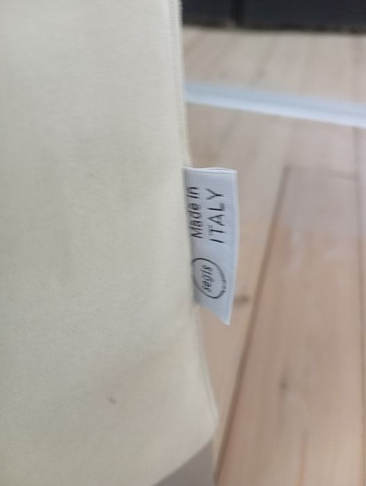 Продам кресла кожаные есть 3 шт