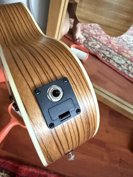 Укулеле с чехлом