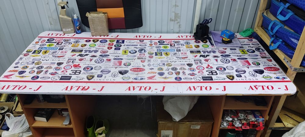 Продается стол б/у для мастерской