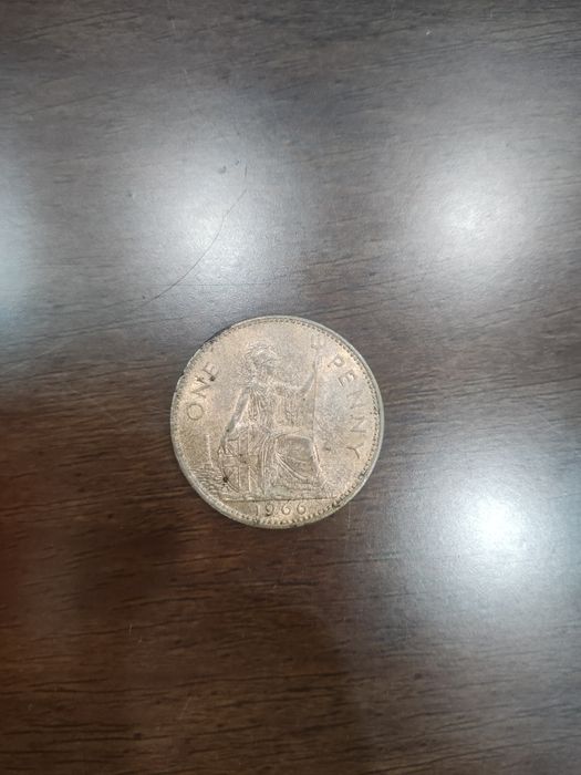 Монета Англии 1966года