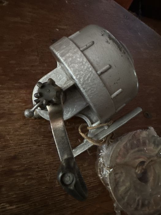 Продам Спиннинговые катушки серии Дельфин пр СССР