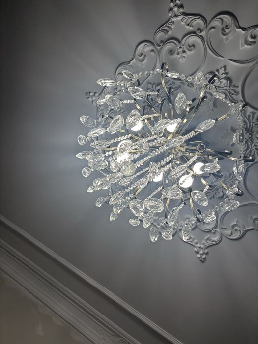 Люстры в рабочем состоянии