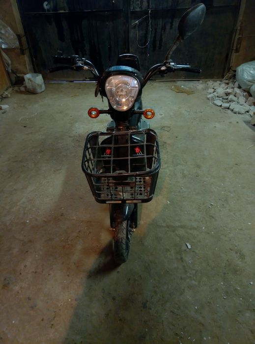 продам электроскутер Sk8