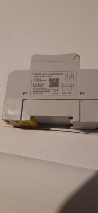 Vând comutator temporizator  .