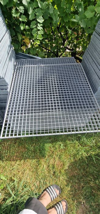 Grătare zincate metalice diferite, gratare spălătorii, gratare podea