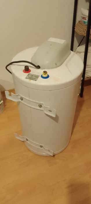 Работещ бойлер ELDOM 50 л – 40 €