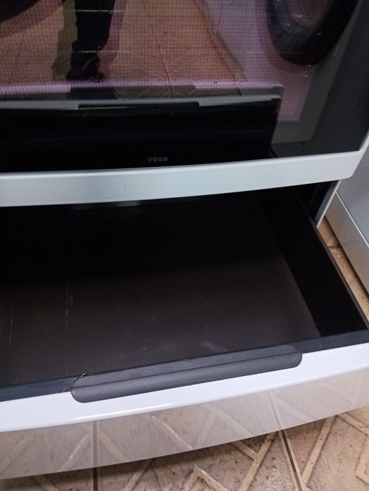 Свободно стояща печка с керамичен плот VOSS  2 години Гаранция!
