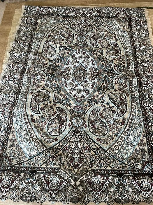 Продам ковры и дорожки