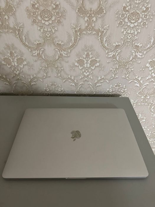 Mac book pro 15 I 9 2018