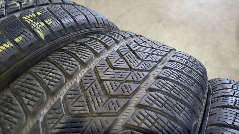 255/45/20//235/50/20 PIRELLI 4бр