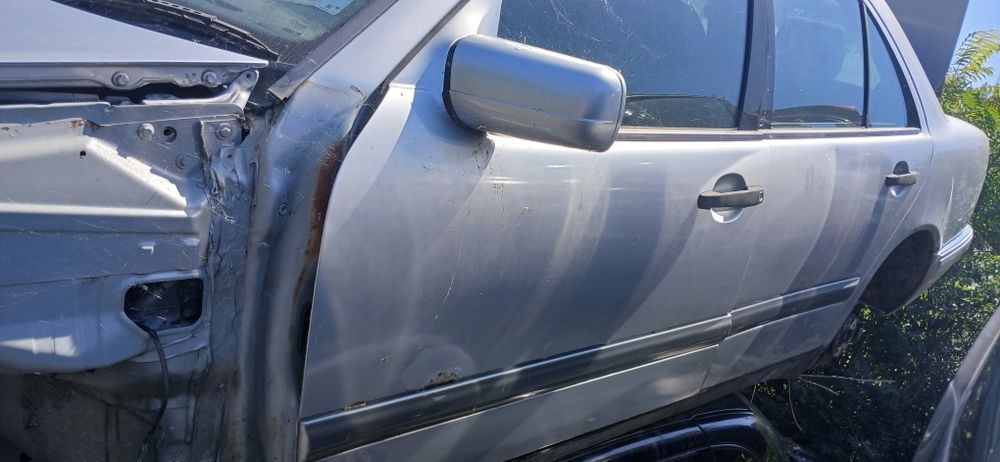 Mercedes e220d  1998