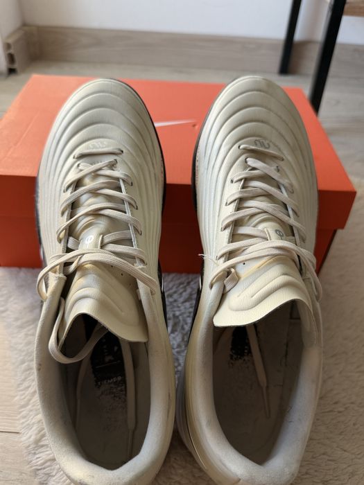 Ghete Fotbal Sintetic Nike Tiempo Maestro Academy TF - Nike United Pack (Mărimea 46 / 30 cm)