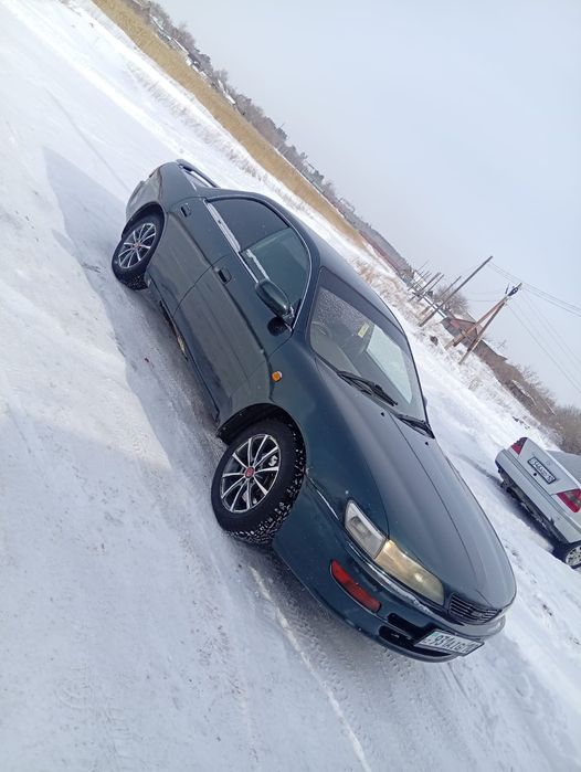 Автомобиль тайота Карина ЕД