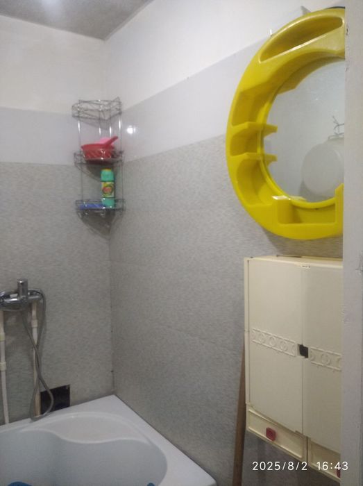 1 xonali kvartira sotiladi