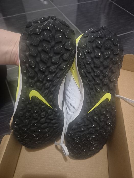 Ghete fotbal sintetic Nike Phantom 36.5