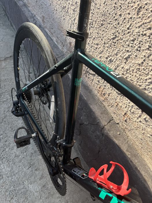 Шоссейный велосипед trinx tempo 2.1