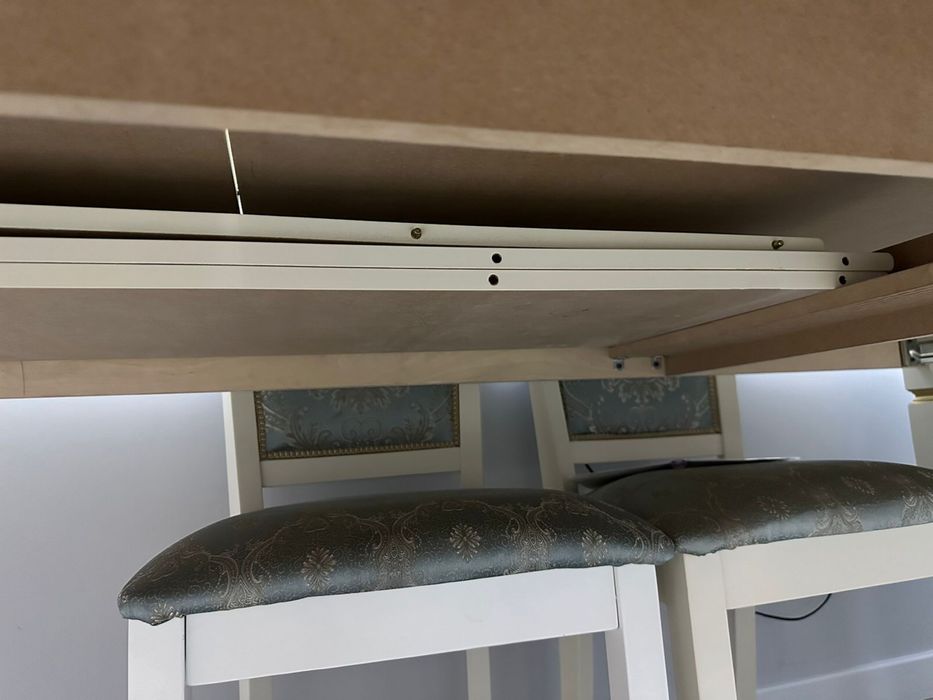 Продаётся гостевой стол