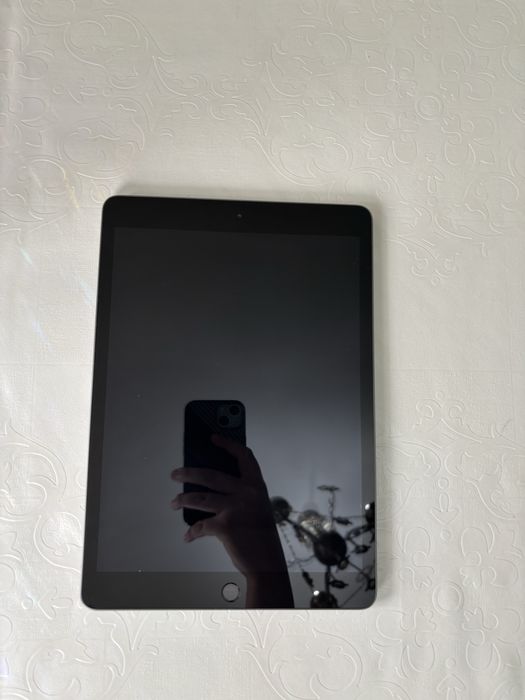 Продам айпад 8 срочно