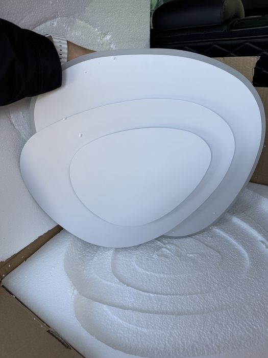 Люстра новая светодиодная