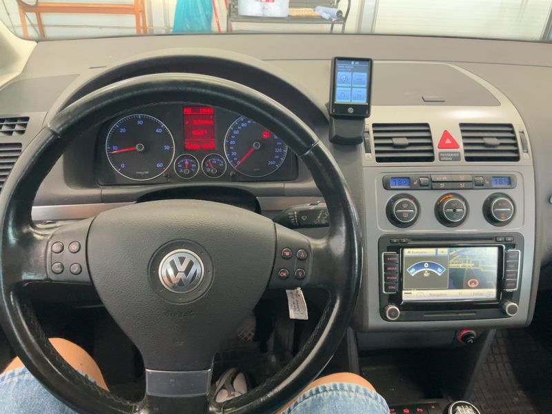 Volkswagen Touran 2.0 TDI Highline 2010