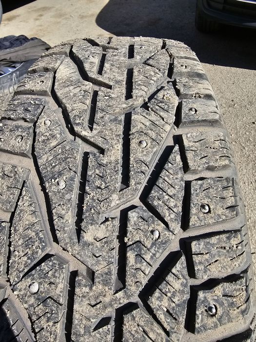 Продам покрышка 215/65/17