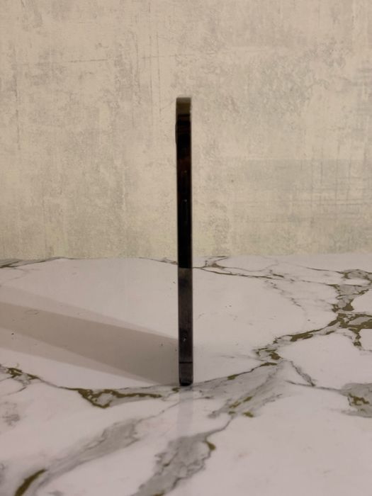 Продам айфон 12 про