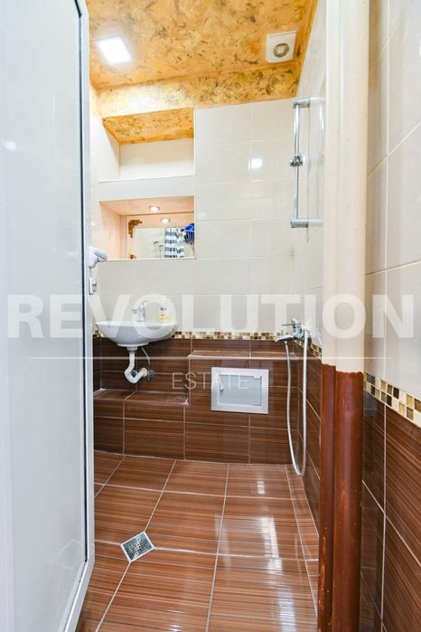 Дава се под наем Тристаен апартамент в София, Център - 110 кв.м за 739 € - Снимка #9