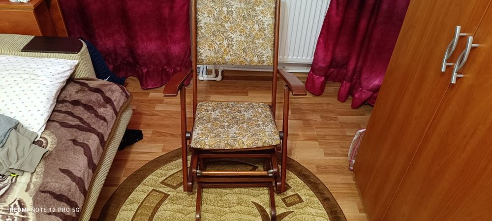 Scaun balansoar in stare buna.