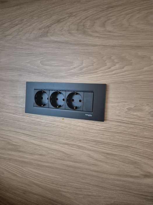 Montaj prize, întrerupătoare, corpuri de iluminat – rapid și ieftin