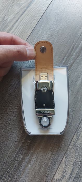 Usb FlashDrive Luxury „Limited Edition” 16GB USB2.0 - piele neagra