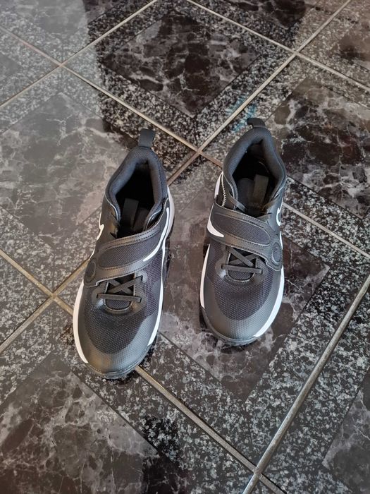 Nike Team Hustle D 11