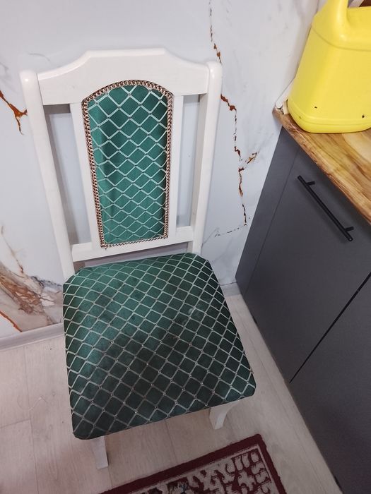 Продам кухонный стол