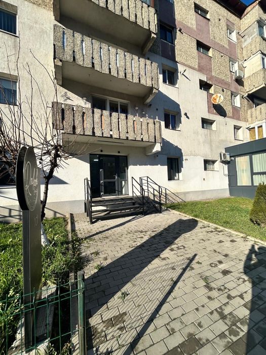 Inchiriez/spatiu  comercial