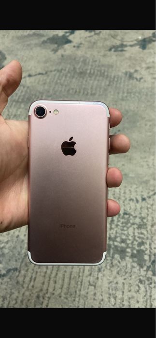 Айфон 7 за 20к отдам 128гб,емкость75%