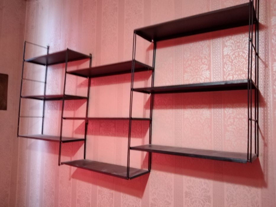 Етажерка за  стена