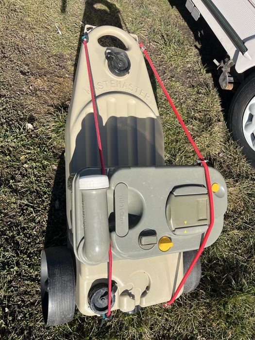 Bidon Rezervor rulota apa gri menajera wastemaster 38l robust cu roti