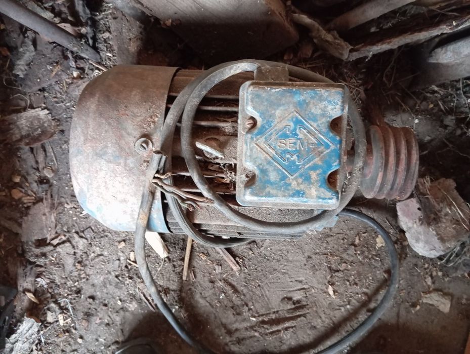 Продам электродвигатель
