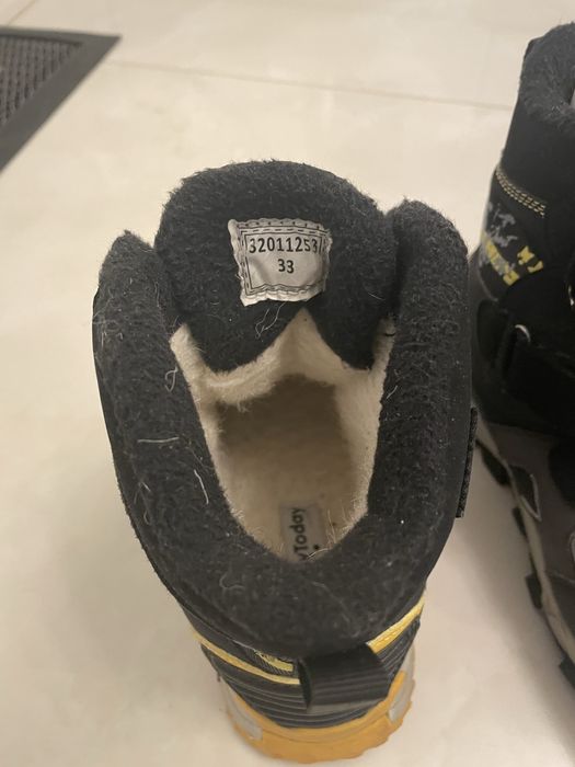 Продам змние ботинки
