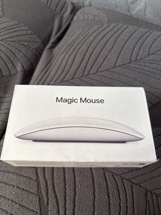 Apple Magic Mouse, un mouse wireless și reîncărcabil produs de Apple