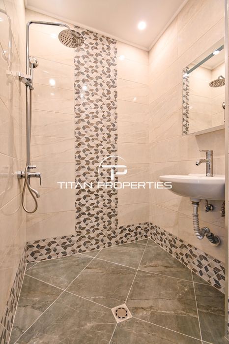 Дава се под наем Тристаен апартамент в София, Оборище - 80 кв.м за 990 € - Снимка #12