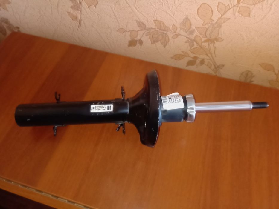 Амортизатор передний