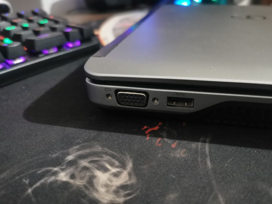 LAPTOP  DELL  -  ca nou