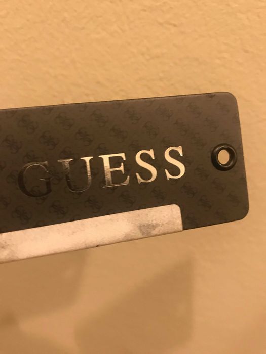 Geanta Guess Moderna si Versatila
