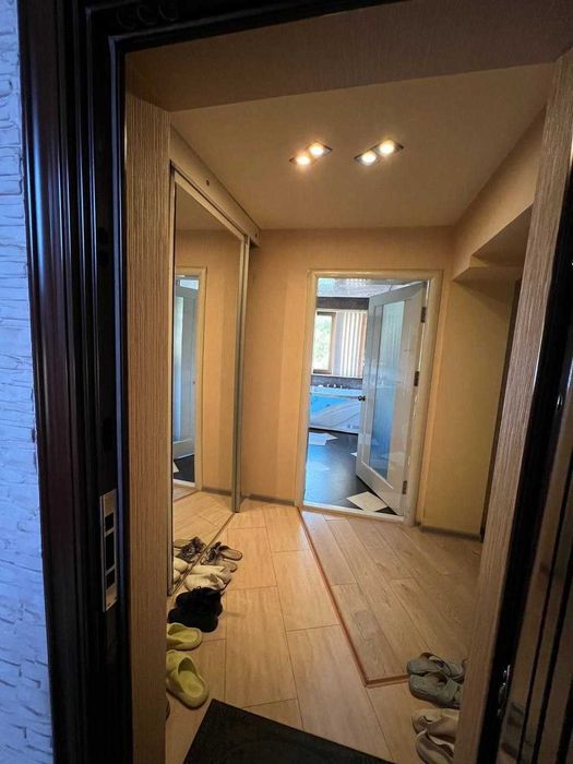 Продается стильная квартира-студия в центре города на Азиз базаре!