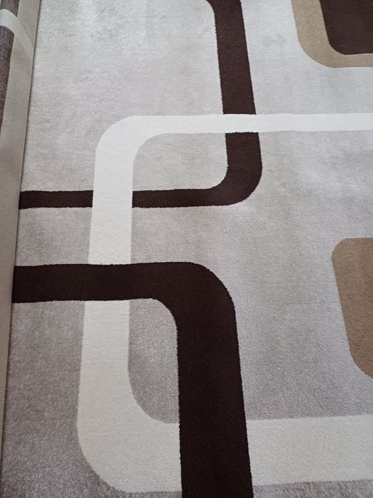 Продам ковёр, размер 2.5 ×3.5