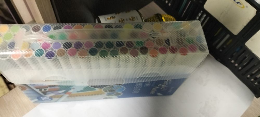 Акриловые фломастеры