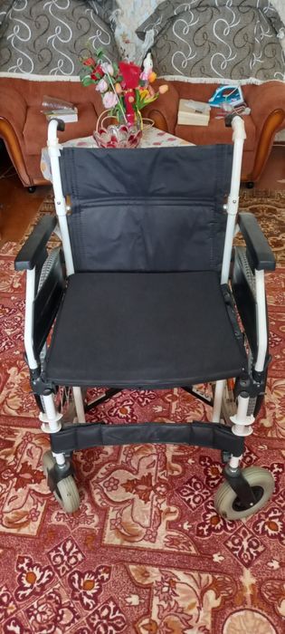 Продам коляску инвалидную