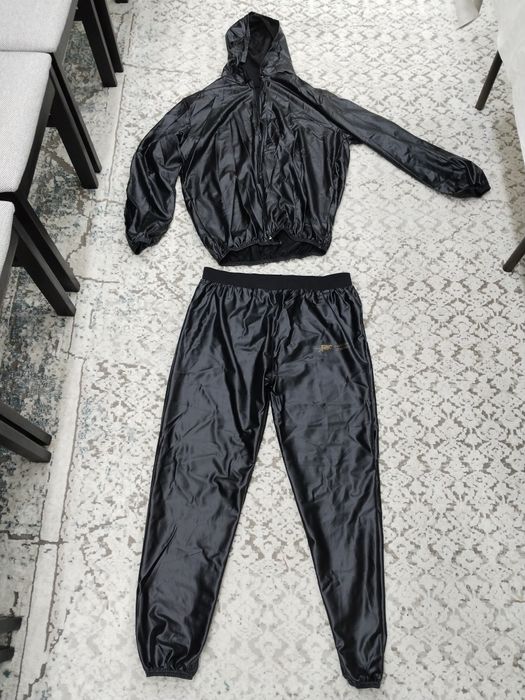 Спортивнвй костюм