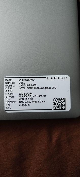 Уникален лаптоп Dell Latitude 5530 32GB DDR4 1256GB SSD Windows 11 Pro