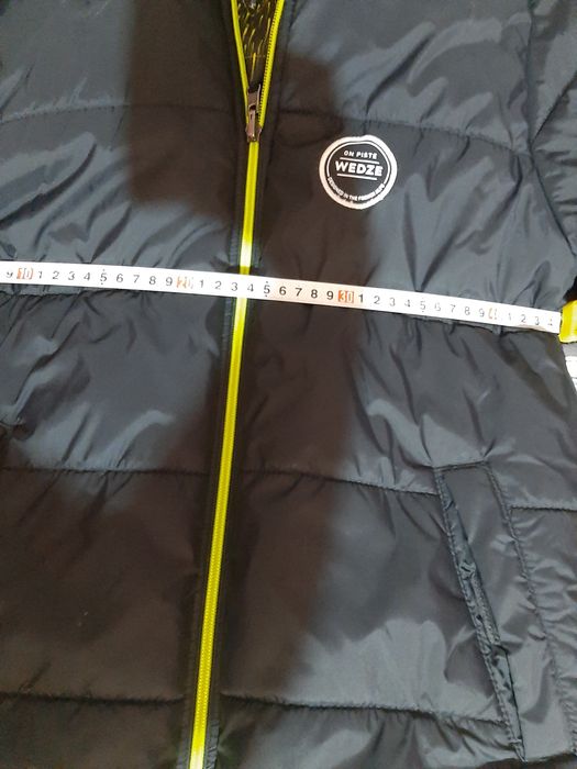 Яке Декатлон с две лица